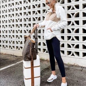 Symmetrical fleece up